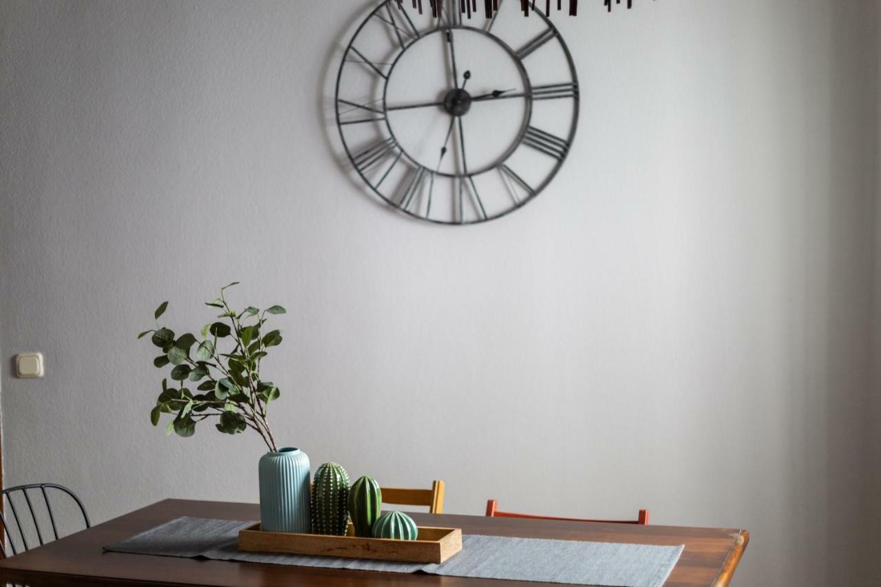 Serva La Bari Shared Apartment Séville Extérieur photo