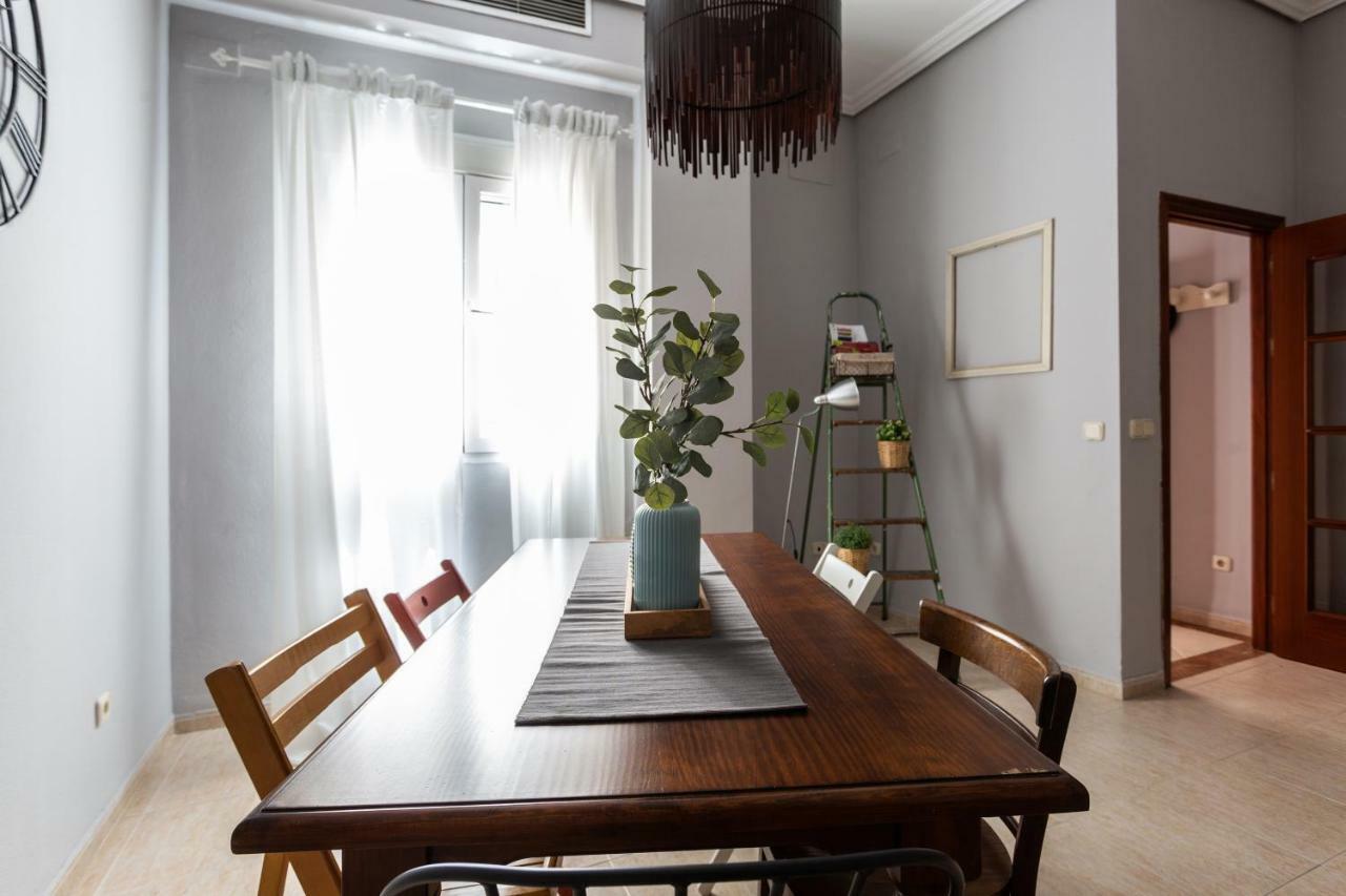 Serva La Bari Shared Apartment Séville Extérieur photo