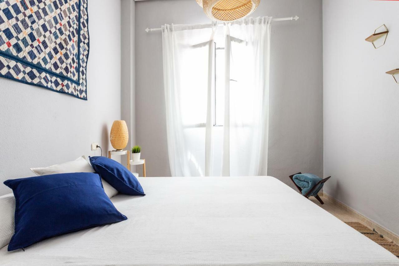 Serva La Bari Shared Apartment Séville Extérieur photo