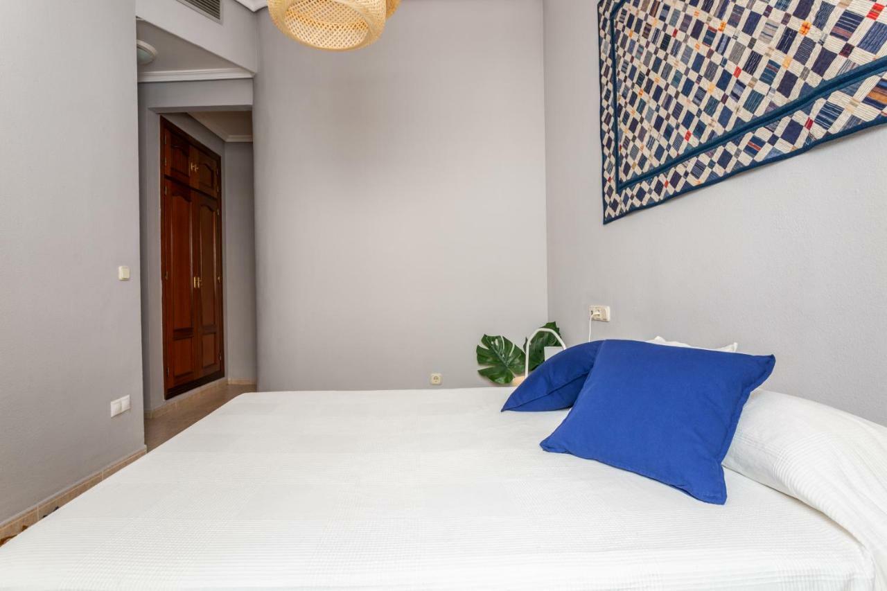 Serva La Bari Shared Apartment Séville Extérieur photo
