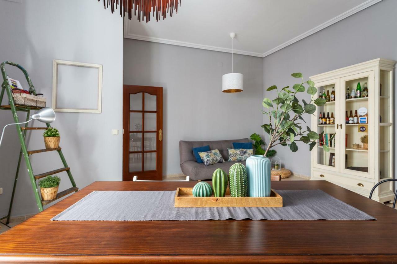 Serva La Bari Shared Apartment Séville Extérieur photo