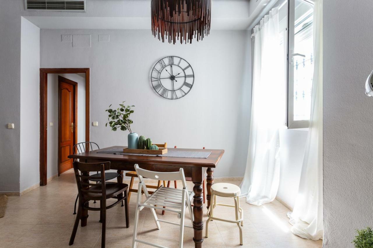 Serva La Bari Shared Apartment Séville Extérieur photo